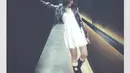 Ayu Ting-Ting kali ini tampil dengan gaya ala biker girl di potret barunya di media sosial [@ayutingting92]