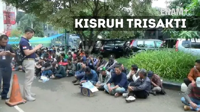 Menristekdikti Mohamad Nasir mendatangi kampus Trisakti bertemu dengan pihak-pihak yang bertikai di kampus tersebut 