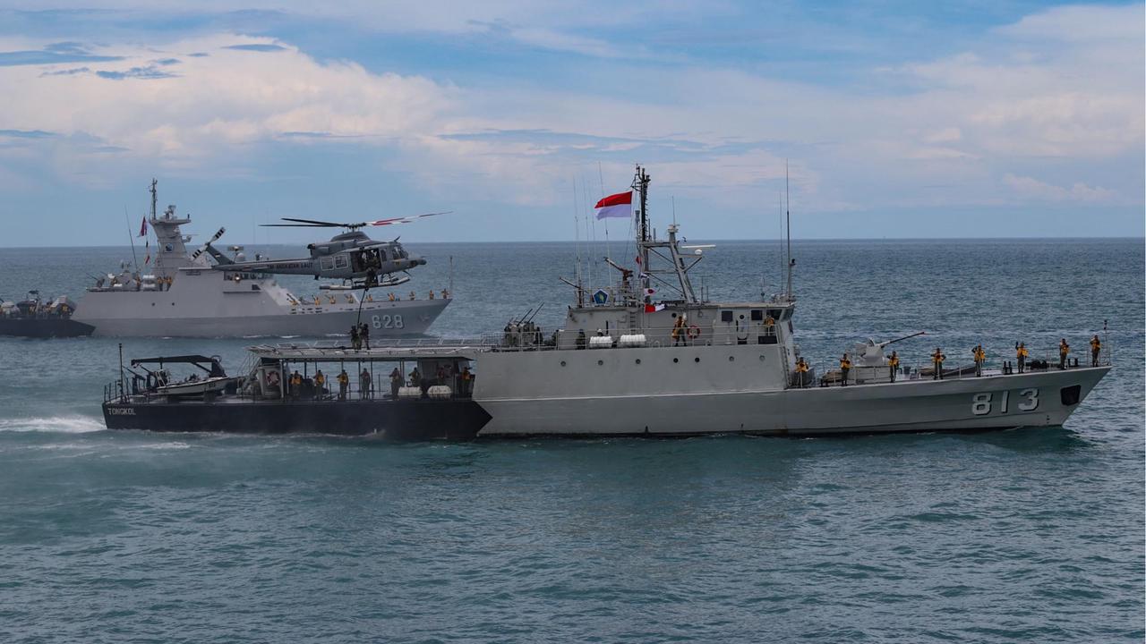 FOTO: Parade Kapal Perang dan Atraksi Prajurit  TNI AL Meriahkan Sailing Pass 2025