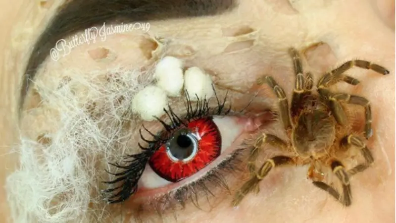Ekstrem, Makeup Artis Gunakan Serangga Sungguhan di Karyanya