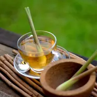 Ilustrasi teh serai madu./Copyright shutterstock.com