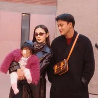 Mahalini Gendong Anak Saat Liburan ke Maroko. [@mahaliniraharja]