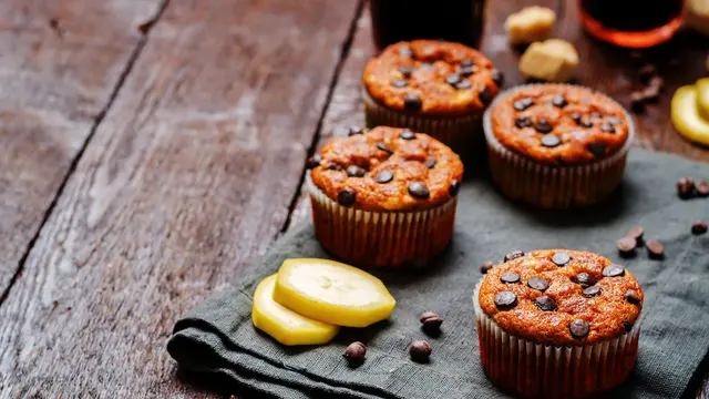 chocolate banana muffin