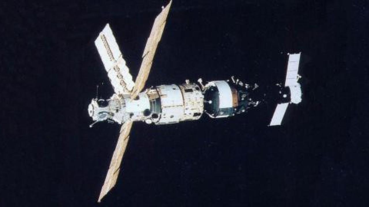 Soeharto dan satelit pertama Palapa A1