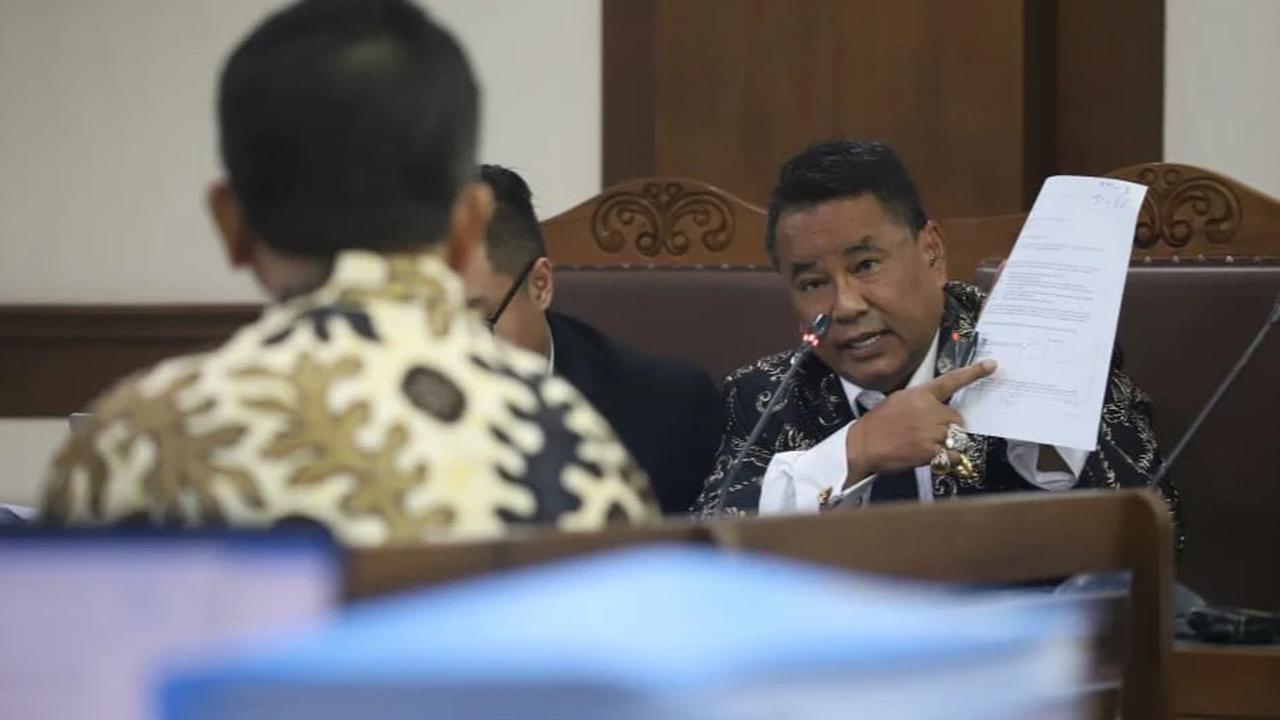 FOTO: Sidang Perdata Ungkap Mandat Penjualan Obligasi dan MTN CMNP