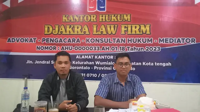 Ali Rajab yang didampingi Muhamad Furqon