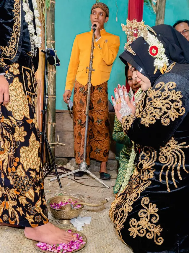 6 Potret Pernikahan Nurul Akmal Atlet Angkat Besi, dari Akad hingga Resepsi