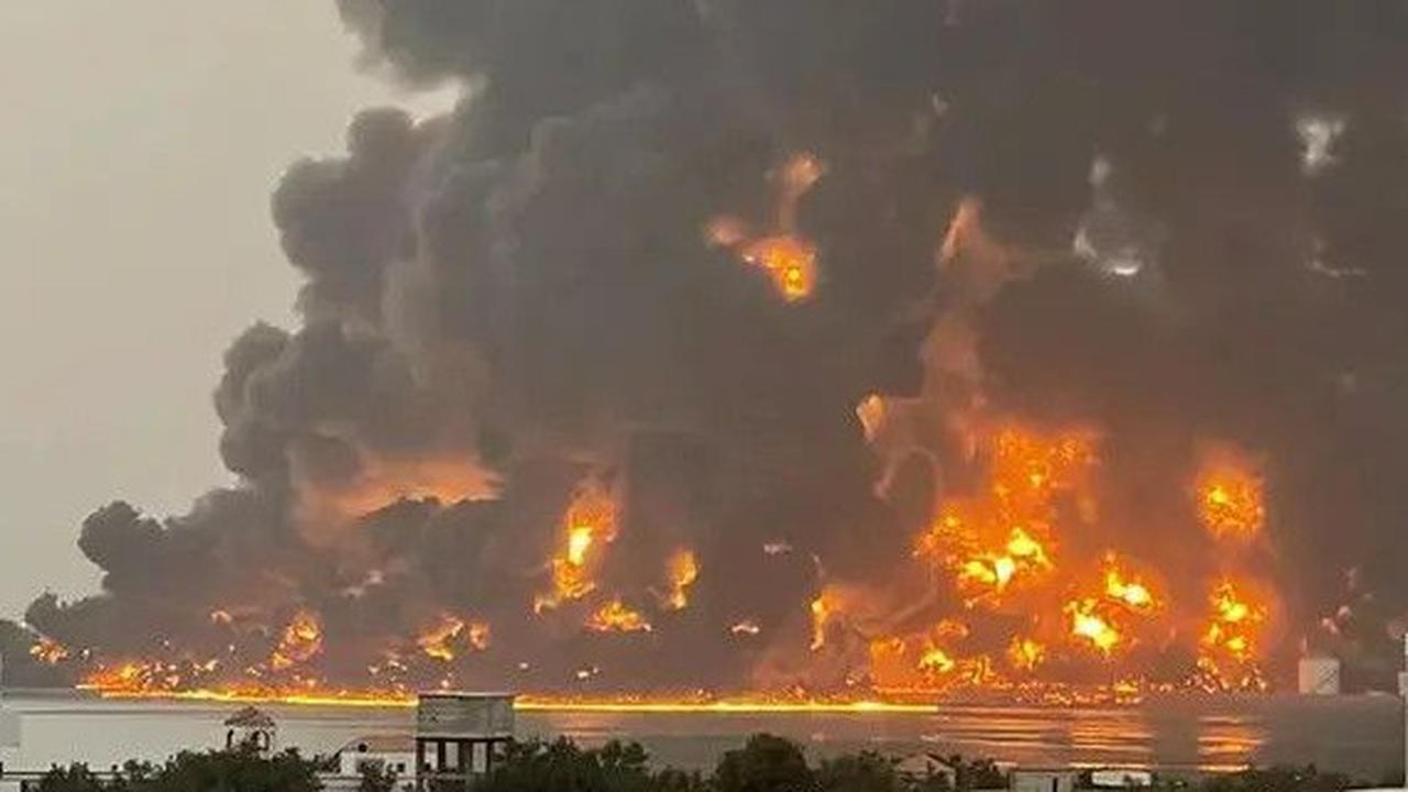 Nyali Houthi Yaman Bikin Negara-Negara Arab Minder, Dibombardir Langsung Serang Balik Kapal Induk AS & Israel