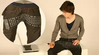 Geek jeans. (Sumber Daily Mail)