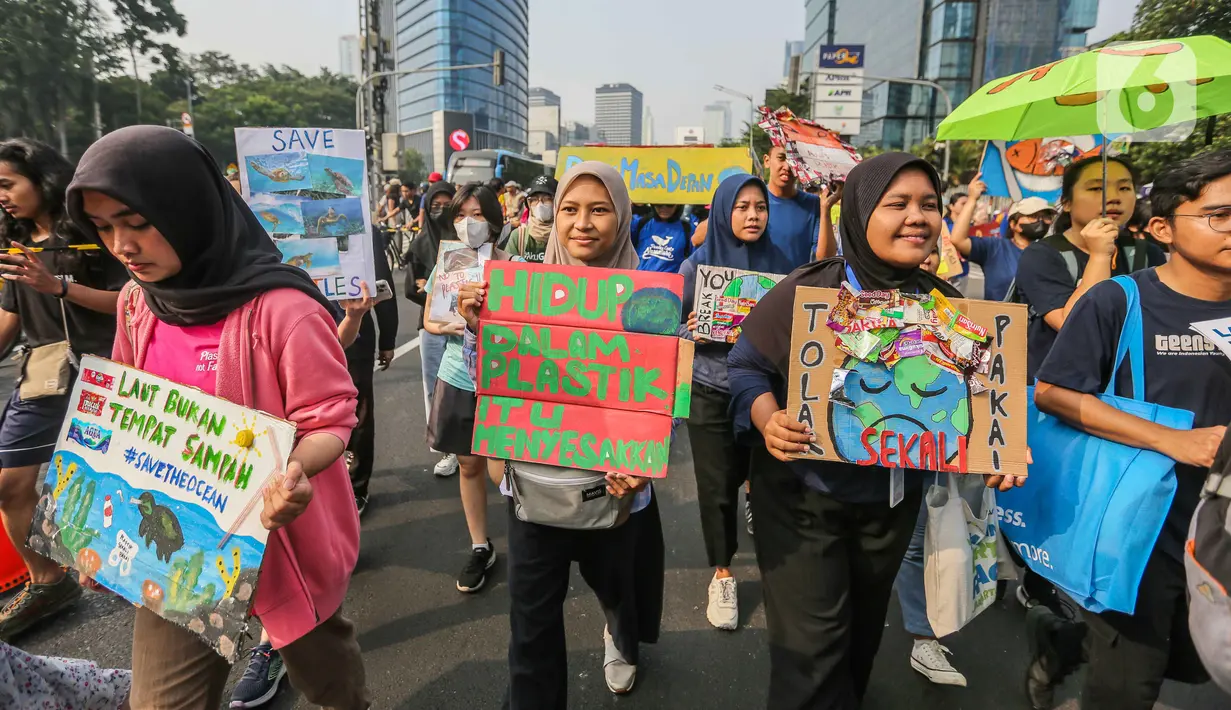 Diadakan setiap tahun sejak 2019, kampanye kolektif ini dimulai dalam rangka memperingati #PlasticFreeJuly atau gerakan bebas plastik di bulan Juli. (Liputan6.com/Faizal Fanani)