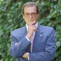Namun tepat di tanggal 23 Mei 2017, para penggemarnya sudah tak bisa lagi melihat Roger Moore berakting. Roger telah meninggal dunia dan artinya ia pun telah pensiun selamanya menjadi James Bond dan peran lainnya. (APexchange/Bintang.com)