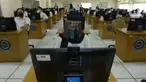 Peserta mengikuti Seleksi Kompetensi Bidang (SKB) Computer Assisted Test (CAT) untuk Calon Pegawai Negeri Sipil (CPNS) Kemenkumham di Gedung Kepegawaian Negara, Jakarta, Rabu (2/9/2020). Pelaksanaan SKB CPNS yang diikuti 829 peserta tersebut menerapkan protokol kesehatan. (merdeka.com/Imam Buhori)