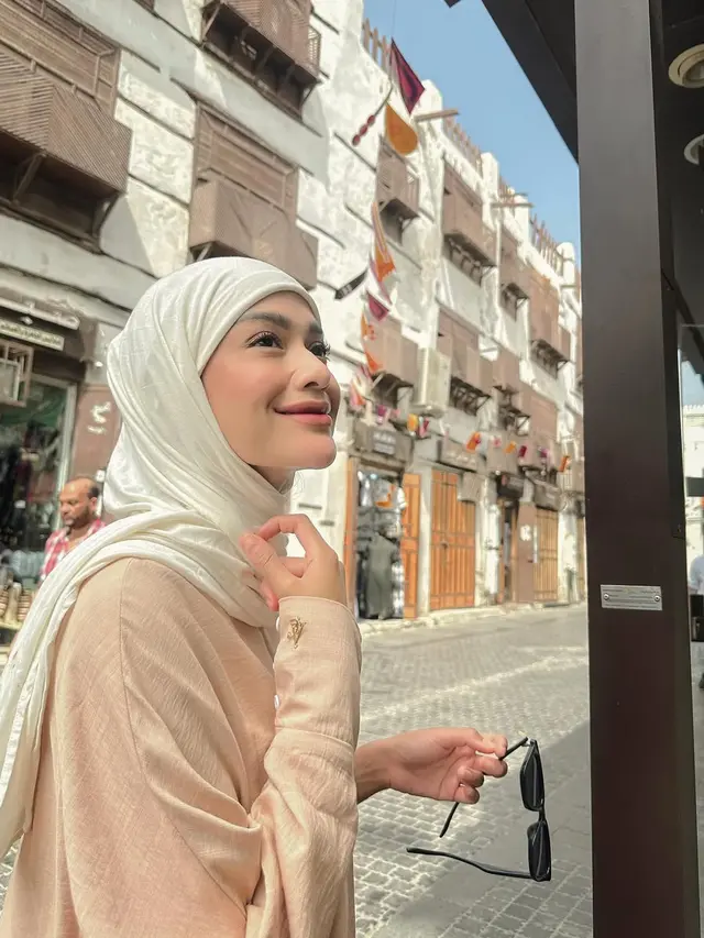 Gaya Hijab Andi Annisa Iasyah