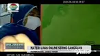 Akibat pandemi virus corona atau Covid-19, sekolah di Pamekasan, Jawa Timur diliburkan, tetapi bagi siswa kelas XII tetap wajib mengikuti latihan mengerjakan soal-soal ujian, secara online menghadapi UNAS 2020.