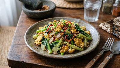 Resep Batang Kembang Kol Tumis Telur, Solusi Makan Enak Tanggal Tua yang Praktis