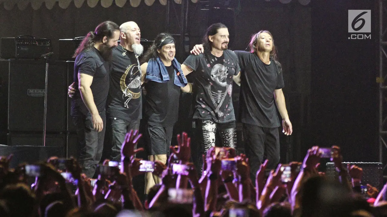 Hari Kedua Konser, Dream Theater Bius Penggemarnya di JogjaRockarta