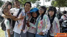 Citizen6, Pekalongan: Siswa-siswi SMKN 2 Pekalongan merayakan kelulusan. (Pengirim: Dwirianan)

