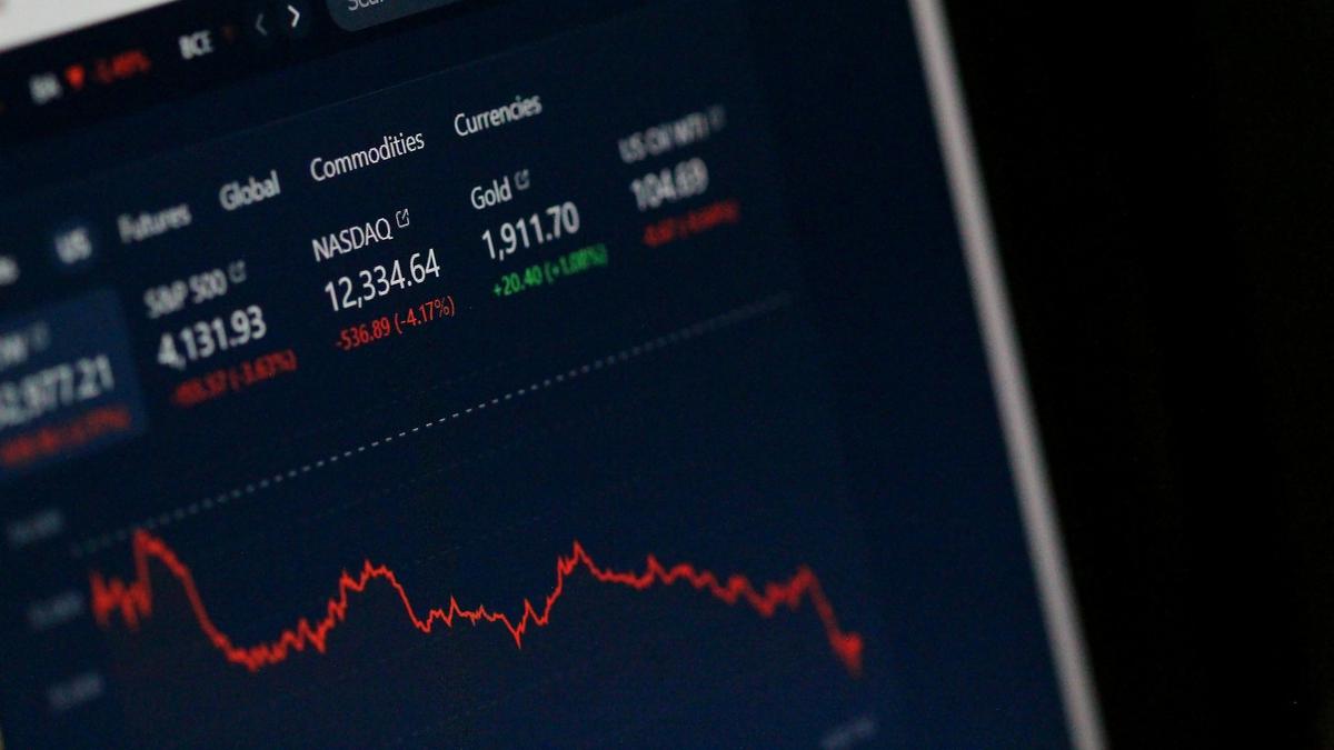 How to Short a Stock: Basic Things You Need to Know About Short Selling