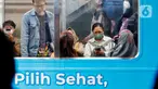 Pengguna KRL Commuter Line Jabodetabek kini tidak wajib mengenakan masker selama dalam keadaan sehat dan tidak berisiko tertular atau menularkan Covid-19.  (Liputan6.com/Angga Yuniar)