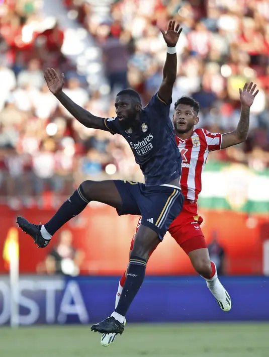 Di laga ini, Almeria sebenarnya mampu unggul terlebih dahulu melalui gol Sergio Arribas. (AP Photo/Fermin Rodriguez)