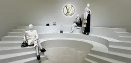 Louis Vuitton hadirkan Women’s 2026 Collection Resee, berlokasi di Sentral Senayan dan dikemas dengan begitu apik. Hal pertama yang memikat mata adalah ruangan khusus untuk koleksi dengan material spesial. Mulai dari exotic leather hingga fur. / Foto: Fimela.com.