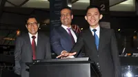 Presiden Direktur Amar Bank Vishal Tulsian. (Tengah).