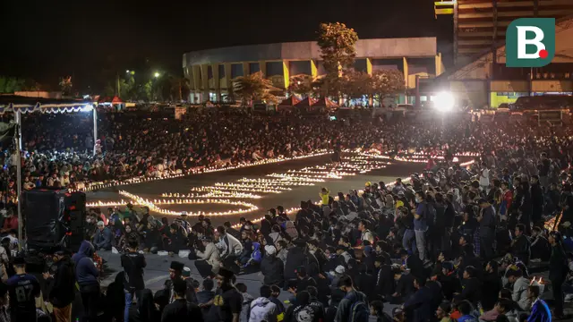 Foto: Gelar Doa Bersama, Ribuan Masyarakat Penuhi Stadion Kanjuruhan