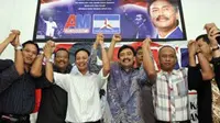 Calon Ketua Umum Partai Demokrat, Andi Mallarangeng bersama perwakilan DPC partai. Sebanyak 27 DPC dari wilayah Jateng menyatakan dukungannya terhadap Andi Mallarangeng.(Antara)