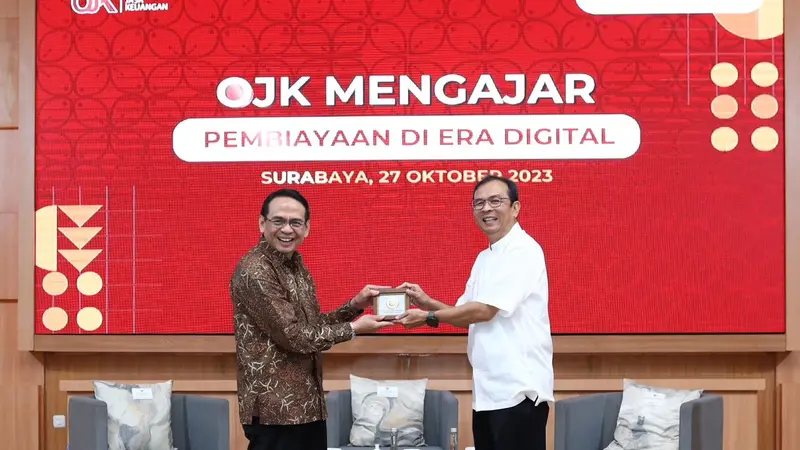 Otoritas Jasa Keuangan (OJK) menggelar “OJK Mengajar” dengan tema “Pembiayaan di Era Digital” di Universitas Airlangga (Unair), Jawa Timur, Jumat (27/10/2023). (Dok OJK)