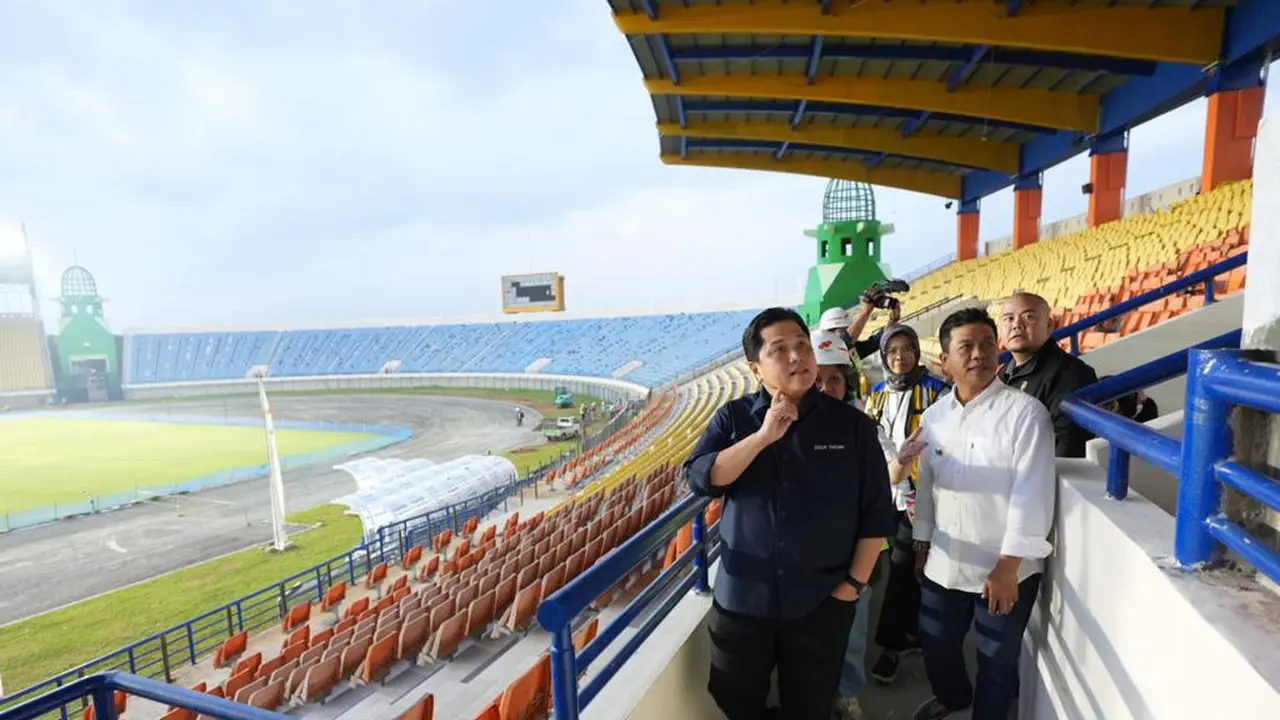 Ketua Penyelenggara Piala Dunia U-20 2023 yang juga menjadi Ketua PSSI, Erick Thohir mengunjungi Stadion Si Jalak Harupat, Kabupaten Bandung pada Sabtu (11/3/2023) sore WIB.