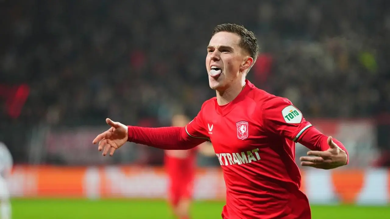 Selebrasi Daan Rots dalam laga Liga Europa antara Twente vs Besiktas, Jumat (31/1/2025). (c) AP Photo/Peter Dejong