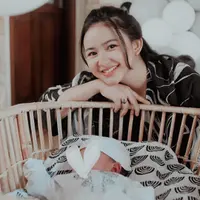 Adinda Azani (Foto: Instagram/dindazani)