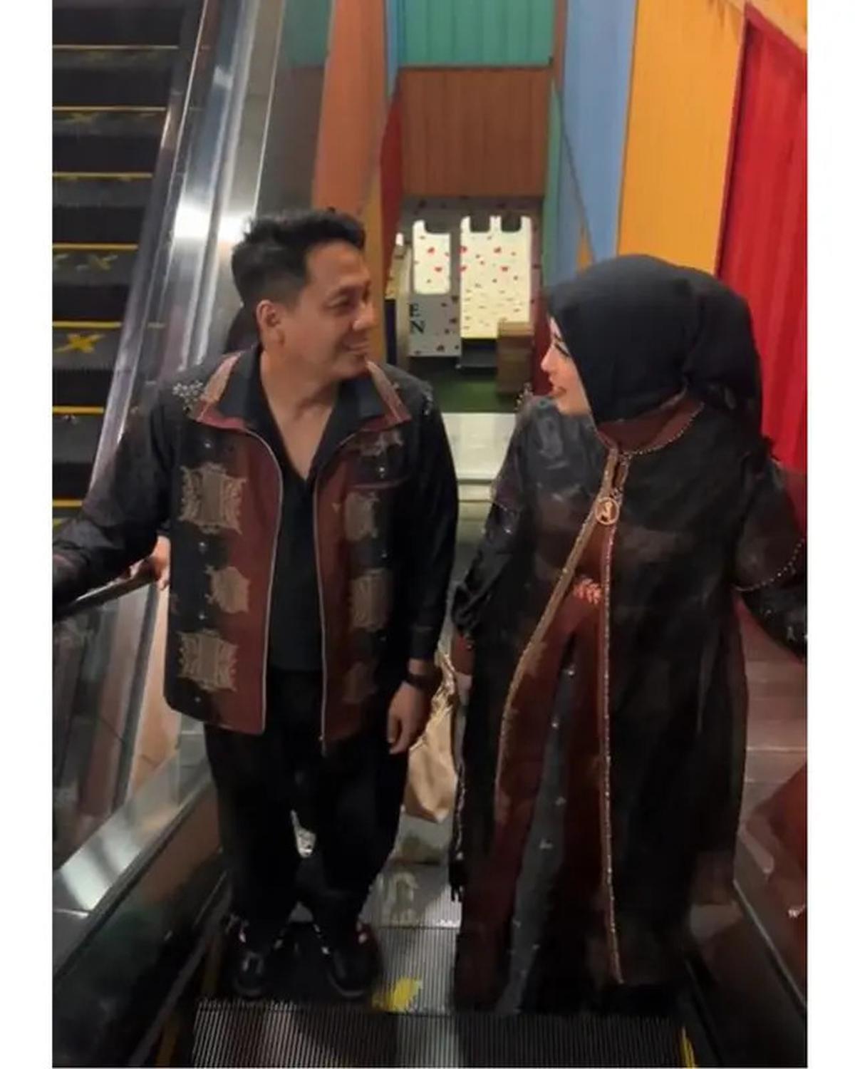 6 Potret Risty Tagor dan Sosok Pria Disebut Suami Keempat, Kerap Tampil Bersama