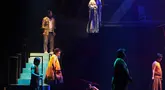 Para aktor Teater Koma menampilkan adegan dalam pementasan Rumah Sakit Jiwa di Graha Bhakti Budaya, Taman Ismail Marzuki, Jakarta, Rabu (29/7/2026). Produksi ke-237 Teater Koma yang berkolaborasi dengan Bakti Budaya Djarum Foundation ini kembali menghadirkan karya almarhum N. Riantiarno dengan interpretasi artistik baru yang merefleksikan isu kemanusiaan, relasi kuasa, dan kesehatan mental yang tetap relevan di tengah perkembangan zaman. (KLY/ Budy Santoso)