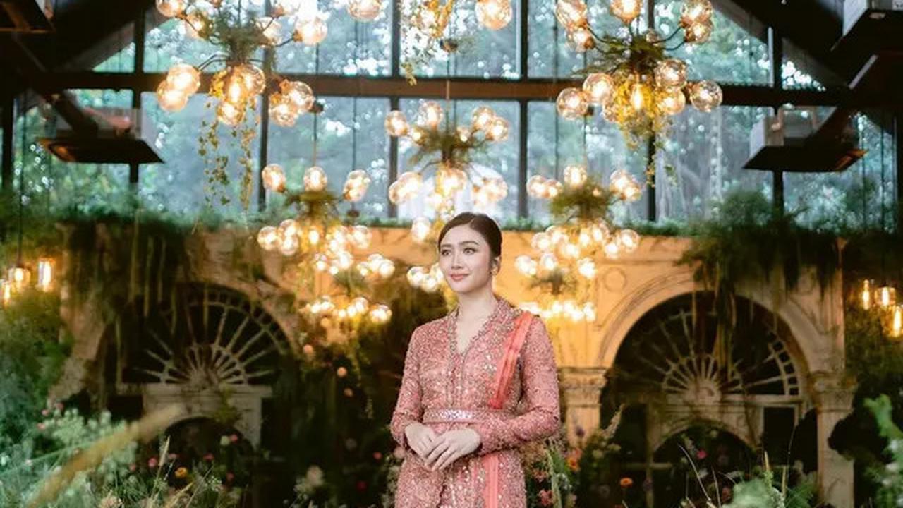 5 Inspirasi Kebaya Modern dari Artis yang Lamaran di 2024, Terbaru Febby Rastanty
