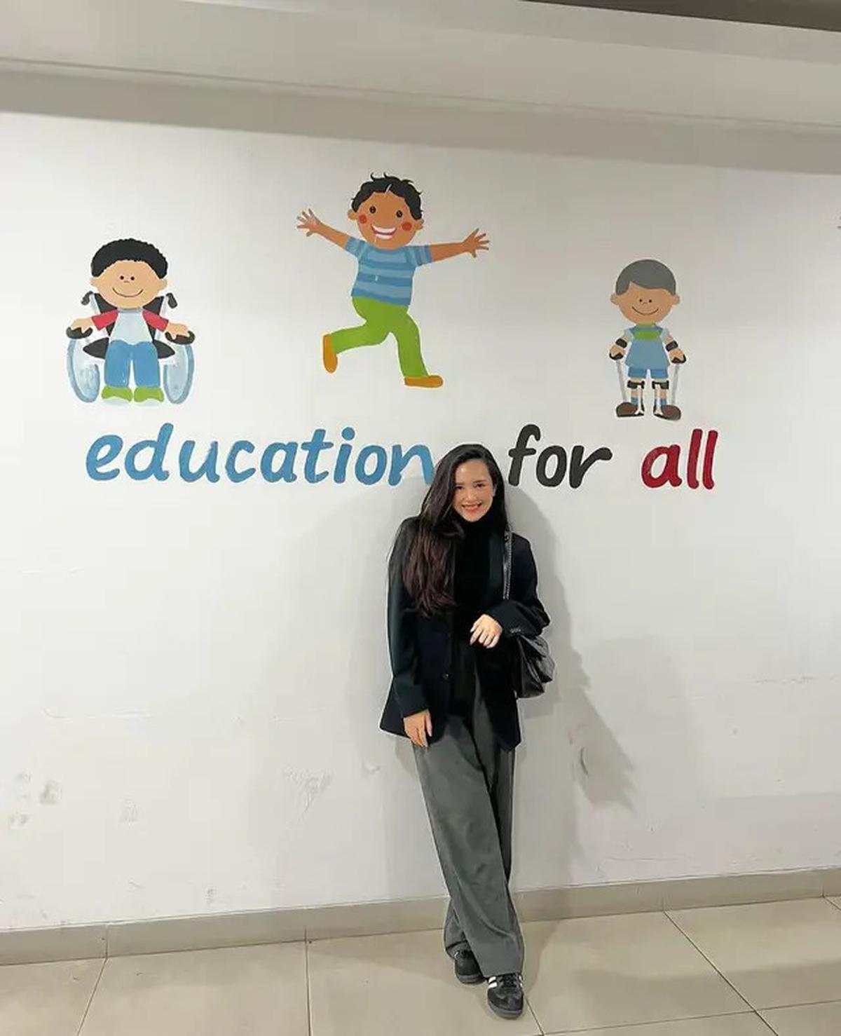 Dari Bernadya hingga Raisa, Begini Cara Tampil Chic dengan Outfit Serba Hitam