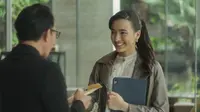 Mawar De Jongh Tampil Cantik dan Menawan di Film What’s Up Secretary Kim yang Tayang di Vidio