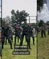 Azka Corbuzier anak Deddy Corbuzier memiliki paras tampan dan tinggi. Penampilan Azka makin terlihat  gagah dengan seragam loreng milik TNI yang dikenakan. Berikut beberapa potretnya yang berhasil mencuri perhatian warganet. [Instagram/letkoltitulerdc]