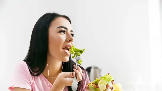 Satu Piring Penuh Warna yang Bantu Pola Makan Lebih Sehat dan Praktis