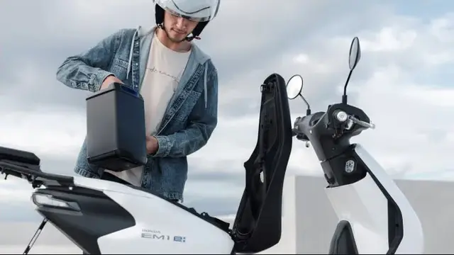 Honda Luncurkan Skuter Listrik EM1 e di EICMA, Dijual di Indonesia Tahun Depan?