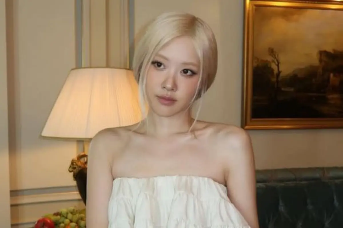 Momen Rose BLACKPINK hadiri Paris Fashion Week. (credit:River Callaway/instagram.com/roses_are_rosie