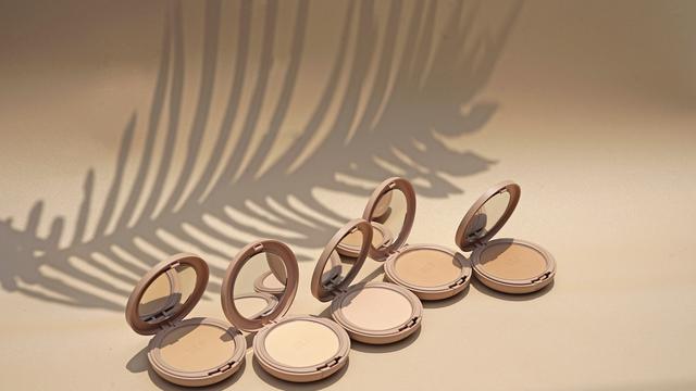 Varian warna dari Compact Powder BLP Beauty