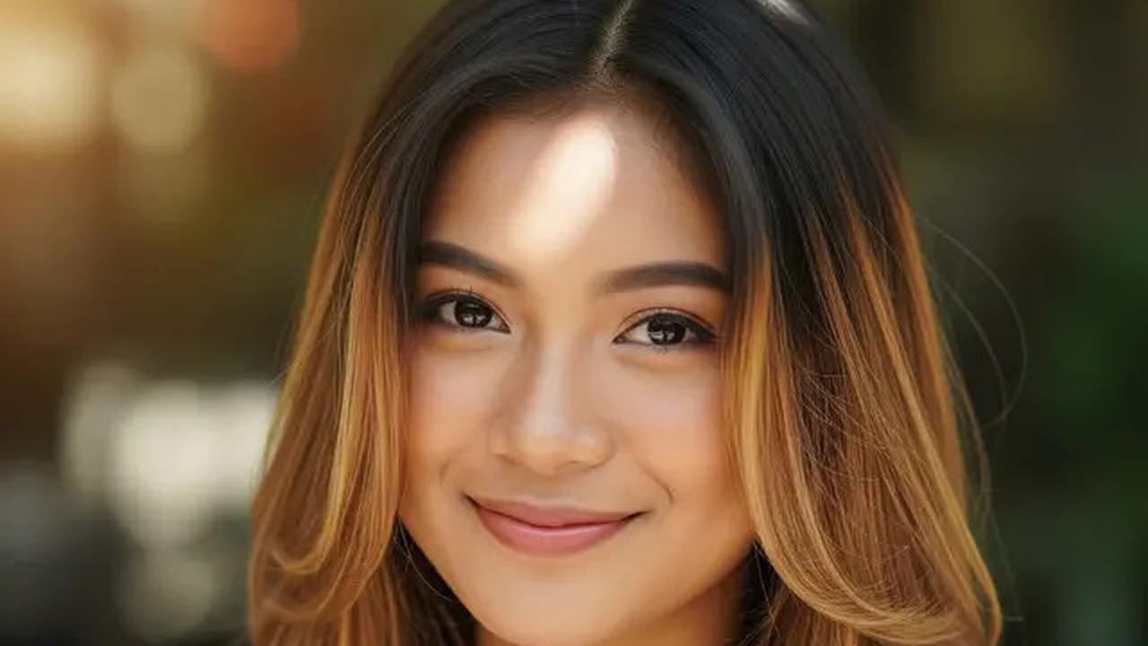9 Model Rambut Panjang Lurus Belah Tengah Kekinian, Tampil Stylish Setiap Hari