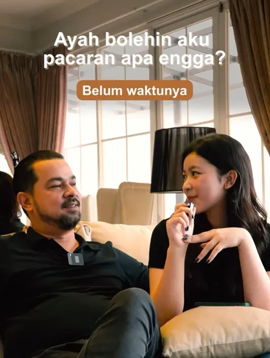 Baru-baru ini Aquene buat konten dengan sang ayah. Ia ternyata masih dilarang pacaran oleh Sultan Djorghi. [Instagram.com/aqueneazizdjorghi]