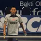 Pebulutangkis, Sony Dwi Kuncoro saat berhadapan dengan pebulutangkis USA Sattawat Pongnairat dalam turnamen BCA Indonesia Open Superseries Premier 2015, Jakarta, Selasa (2/6/2015). Sony menang dengan skor 17-21, 21-13, 21-2. (Liputan6.com/Andrian M Tunay)