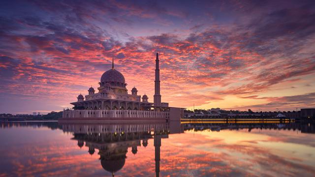 [Bintang] Jadwal Sholat, Imsakiyah, dan Buka Puasa Hari ke-8, 24 Mei 2018