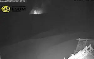 Anak Krakatau Erupsi 13 Kali Dalam 5 Jam, Waspada Bahaya Lontaran Batu Pijar