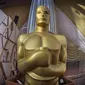 Patung piala Oscar 2020. (dok. Mark RALSTON/AFP)