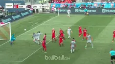 Bastian Schweinsteiger mencetak gol dan memberikan assist untuk membuat Chicago Fire menahan imbang 2-2 tuan rumah Toronto FC dala...