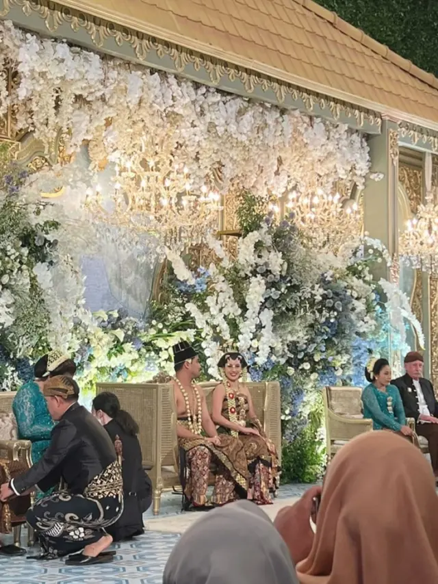 Anggika Bolsterli dan Omar